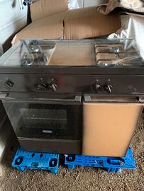 piano cottura a gas e forno (de longhi )