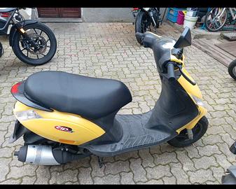Piaggio zip 2t