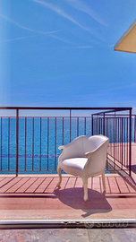 Appartamento sul mare con posto auto