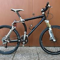 MTB  GT TERMO PLASTICA