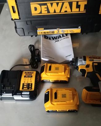 Avvitatore a impulsi a batteria compatto DeWalt
