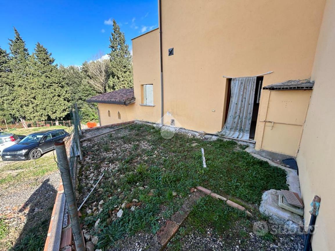 3 LOCALI A DERUTA - View 4