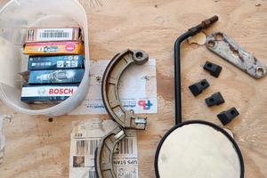 Vario materiale per vespa px d'epoca