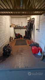 Garage via Spina 25-15