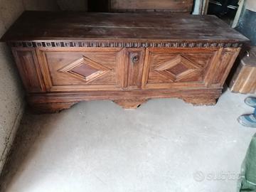 Mobile cassapanca antico