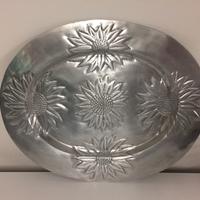 Vassoio in peltro martellato a mano