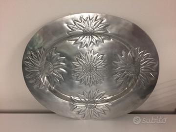 Vassoio in peltro martellato a mano