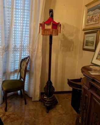 lampada a piantana in legno stile orientale