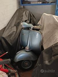 Motocicletta epoca scooter Piaggio Vespa 150 1960