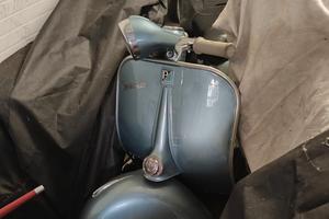 Motocicletta epoca scooter Piaggio Vespa 150 1960