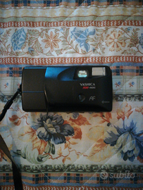 Macchina fotografica vintage Yashica