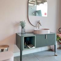 Mobile bagno modello ART con lavabo rosa
