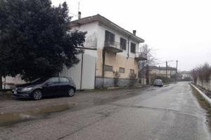 Immobile in asta di 290 m² con 5 locali e box auto