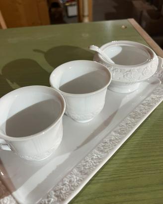 Set vintage porcellana bianca lavorata a rilievo