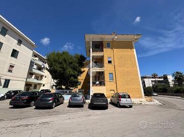 4 LOCALI A BRINDISI