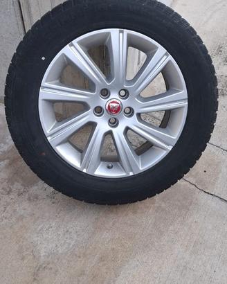 CERCHI IN LEGA JAGUAR E-PACE