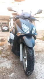 Yamaha X-City 250.