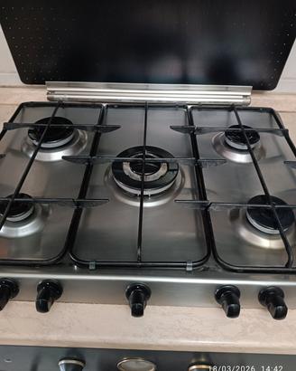 piano cottura Ariston 