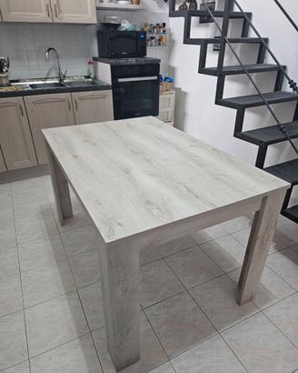 TAVOLO DA CUCINA CON 3 SEDIE