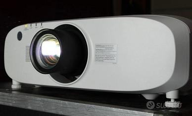 Proiettore Panasonic EW540 5000 lumen + obiettivi