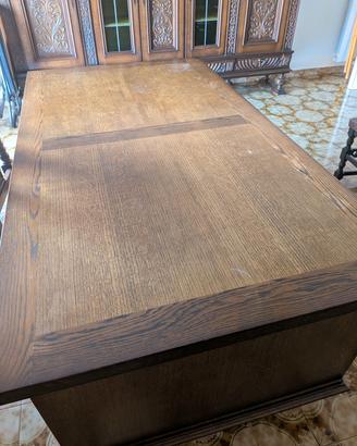 scrivania in legno massello con tre sedie
