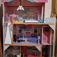 Casa di Barbie in legno.