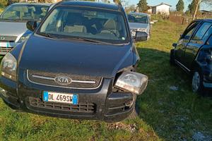 AUTO INCIDENTATA UTILE PER PARTI DI RICAMBIO