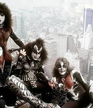 KISS EMPIRE STATE BUILDING - POSTER 1976