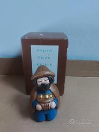 Pastore con Doni Thun presepe