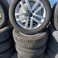 Cerchi Golf + gomme 4 stagioni 205/55R16 Pirelli