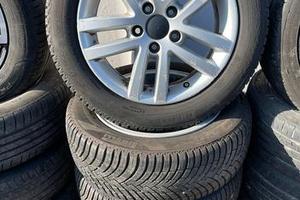 Cerchi Golf + gomme 4 stagioni 205/55R16 Pirelli