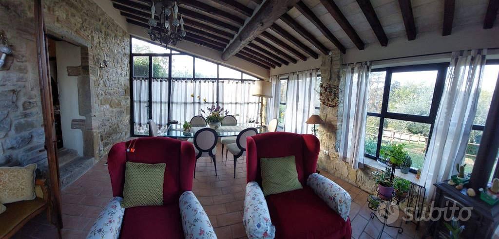 Rustico / Casale di 390 m² con più di 5 locali a P - Vista 5