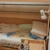 Letto a castello con comodino e mobiletto