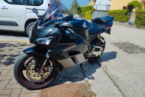 cbr 1000 rr  2004