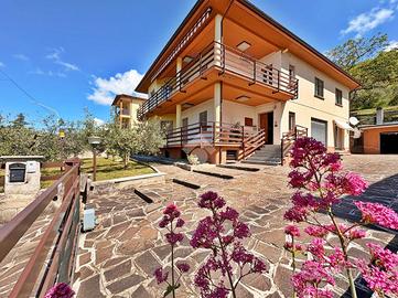 VILLA SINGOLA A GUALDO TADINO