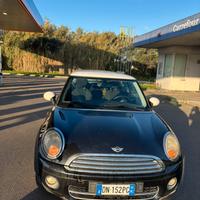 Mini cooper d 3 serie (R56) 2008