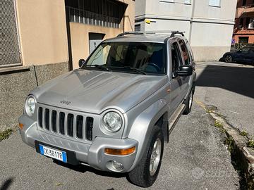 Jeep Cherokee 2.8 crd automatica