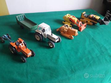 modellini  trattori leggere descrizione 