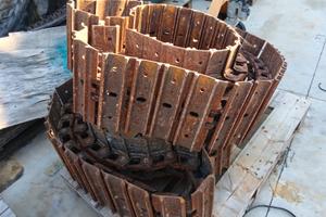 miniescavatore cingoli in ferro