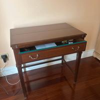 Scrivania/secretaire con piano ribaltabile