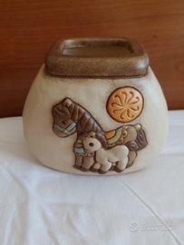 Vaso thun con cavalli e ruota