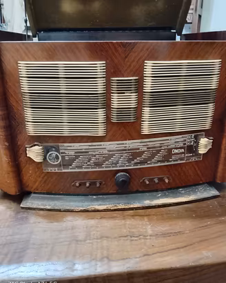 Radiofonografo d'epoca Ondia con giradischi