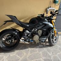 Ducati streetfighter v4s