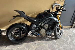 Ducati streetfighter v4s