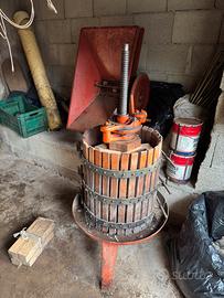 Pressa e Pigiatrice per Uva