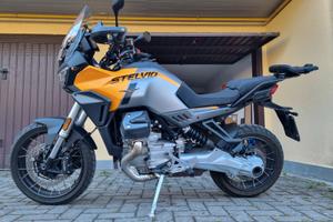 Moto Guzzi Stelvio - 2025