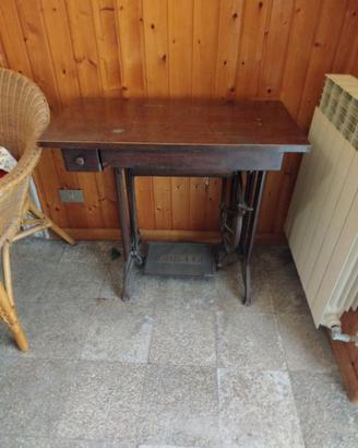 Macchina da cucire vintage