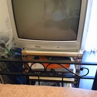televisore color argento 