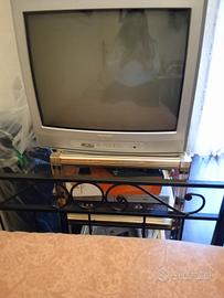 televisore color argento 