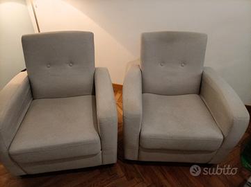 Coppia di poltrone color grigio chiaro